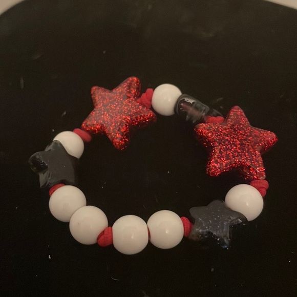 6” red white & blue beaded stackable stretch bracelet w/19 round & star beads - Picture 1 of 10